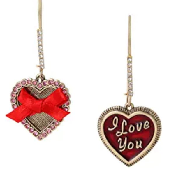 Betsey Johnson Jewelry - BETSEY JOHNSON Heart Mismatch Dangle Earrings